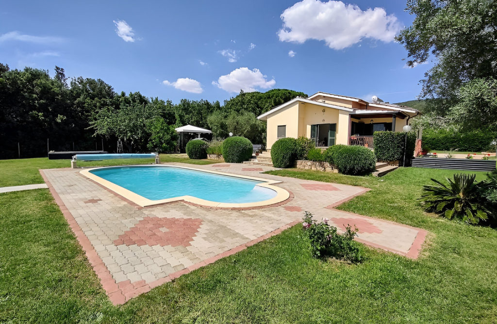 Charming villa for sale in Orbetello, Tuscany