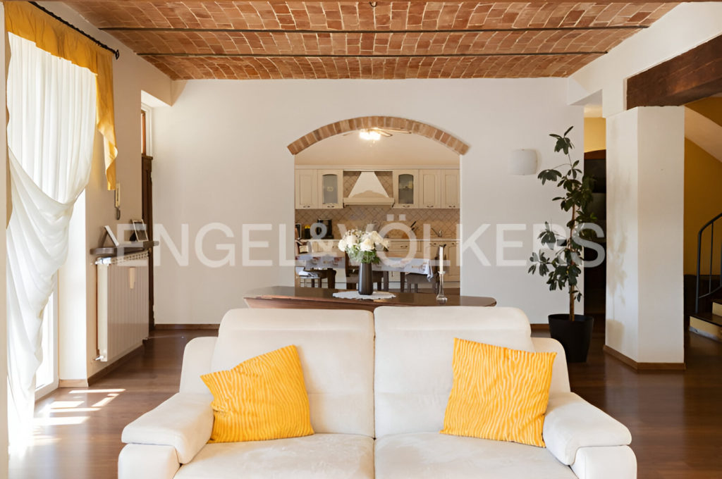 Rustic farmhouse for sale in Piedmont