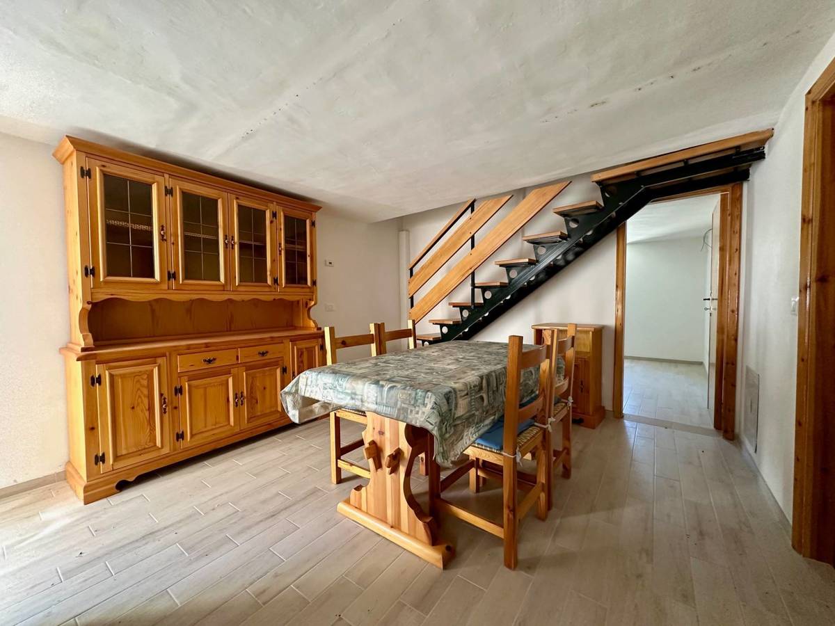 Casa indipendente in vendita 4 Stanze da letto a Castel Del Monte
