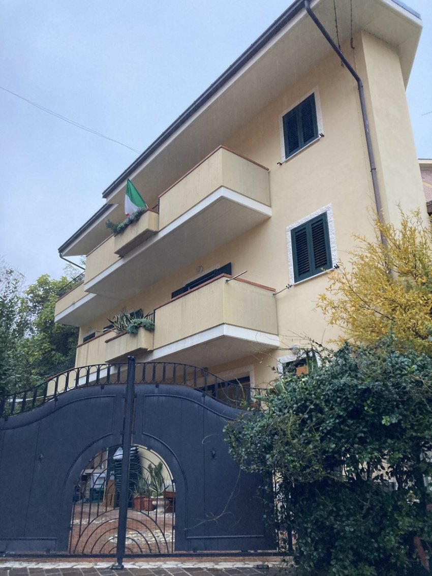 Casa indipendente in vendita 3 Stanze da letto a Montorio Al Vomano