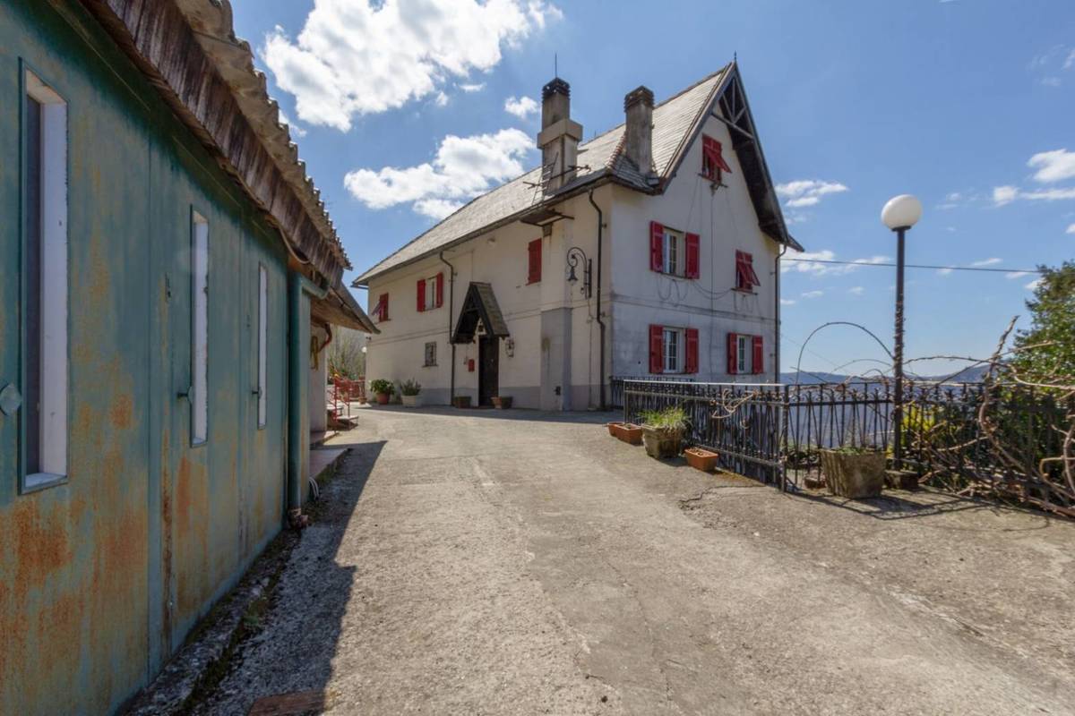Villa in vendita 7 Stanze da letto a Lumarzo