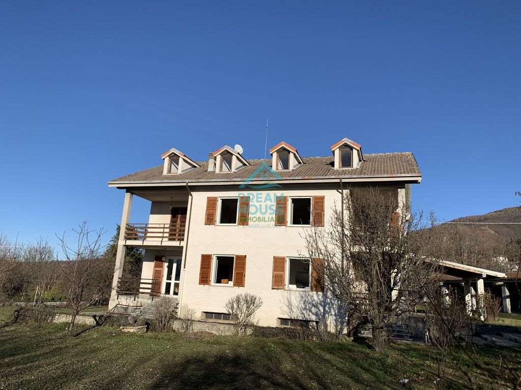Villa in vendita 5 Stanze da letto a Cantalupo Ligure