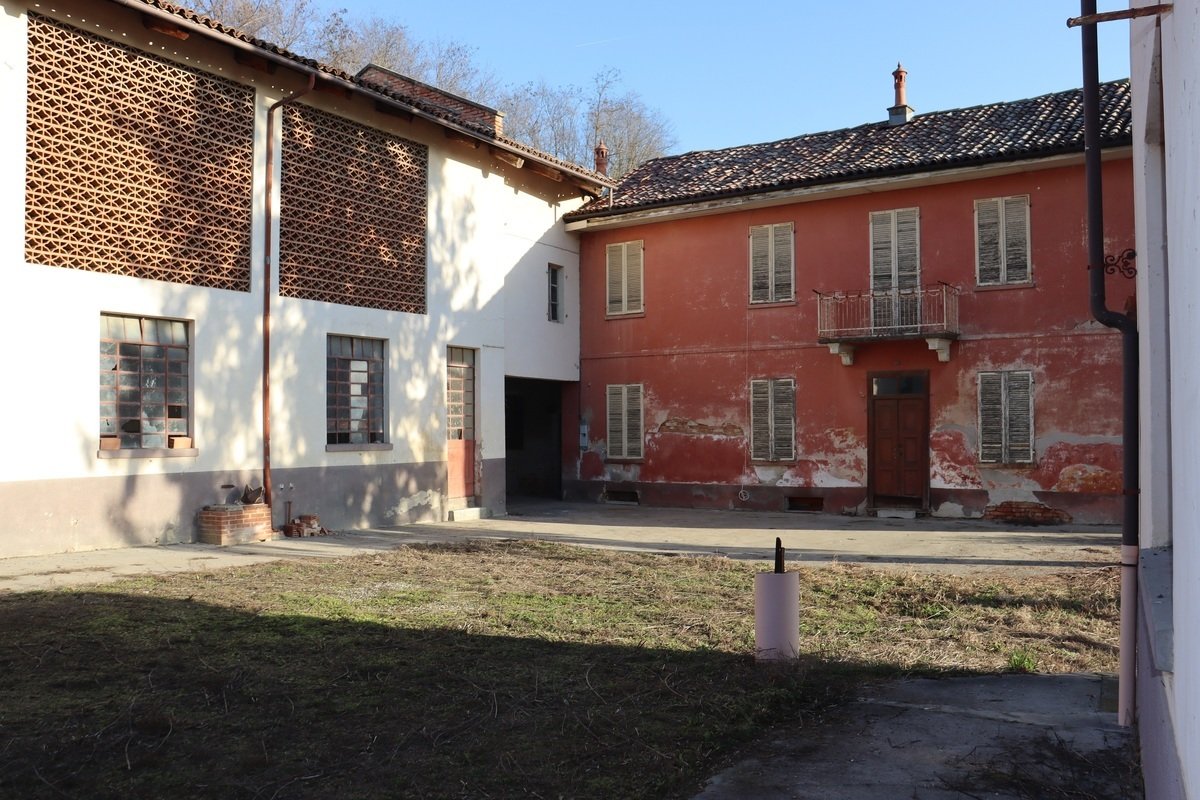 Casa indipendente in vendita 10 Stanze da letto a San Martino Alfieri