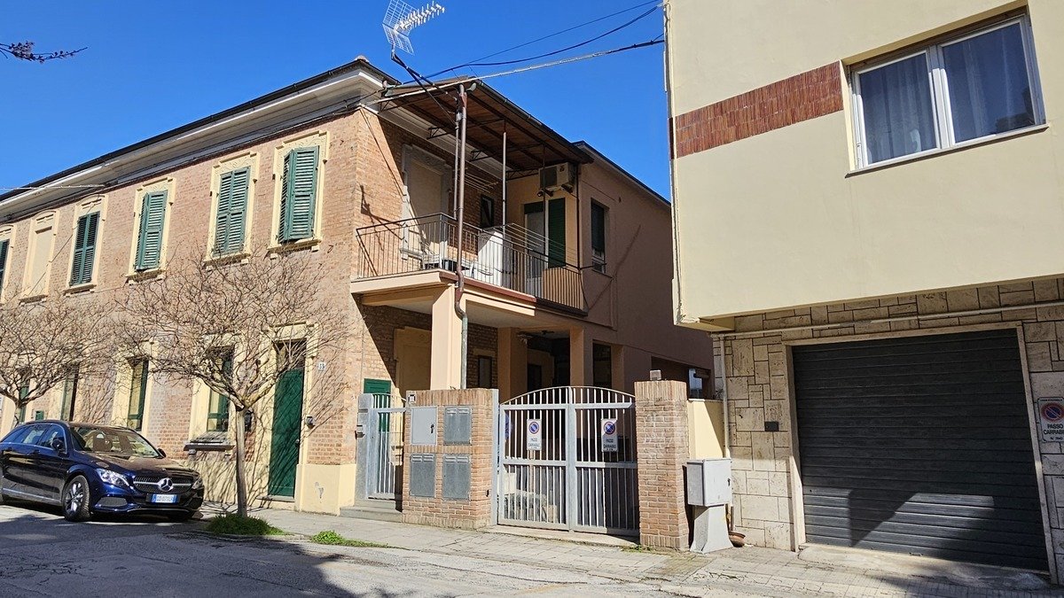 Casa indipendente in vendita 3 Stanze da letto a Falconara Marittima