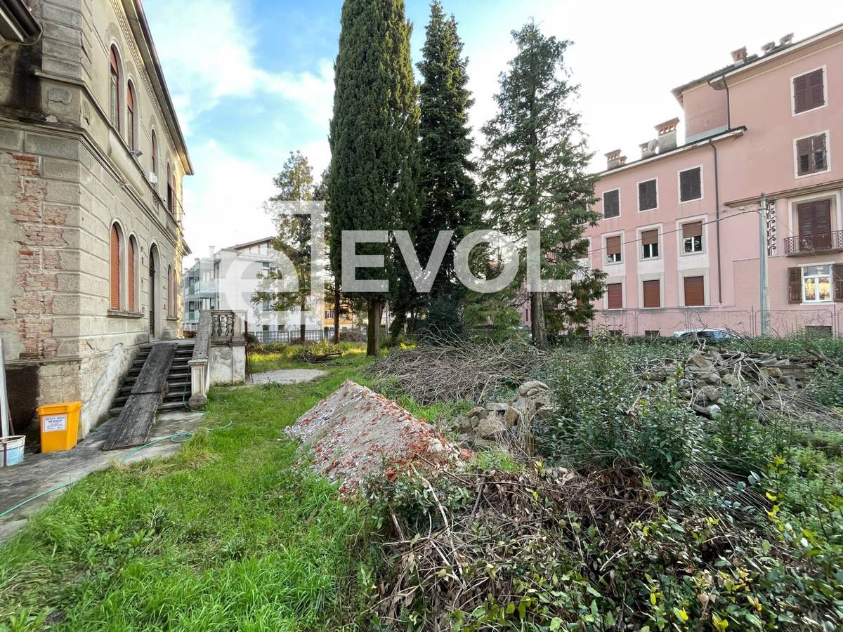 Villa in vendita 8 Stanze da letto a Gorizia