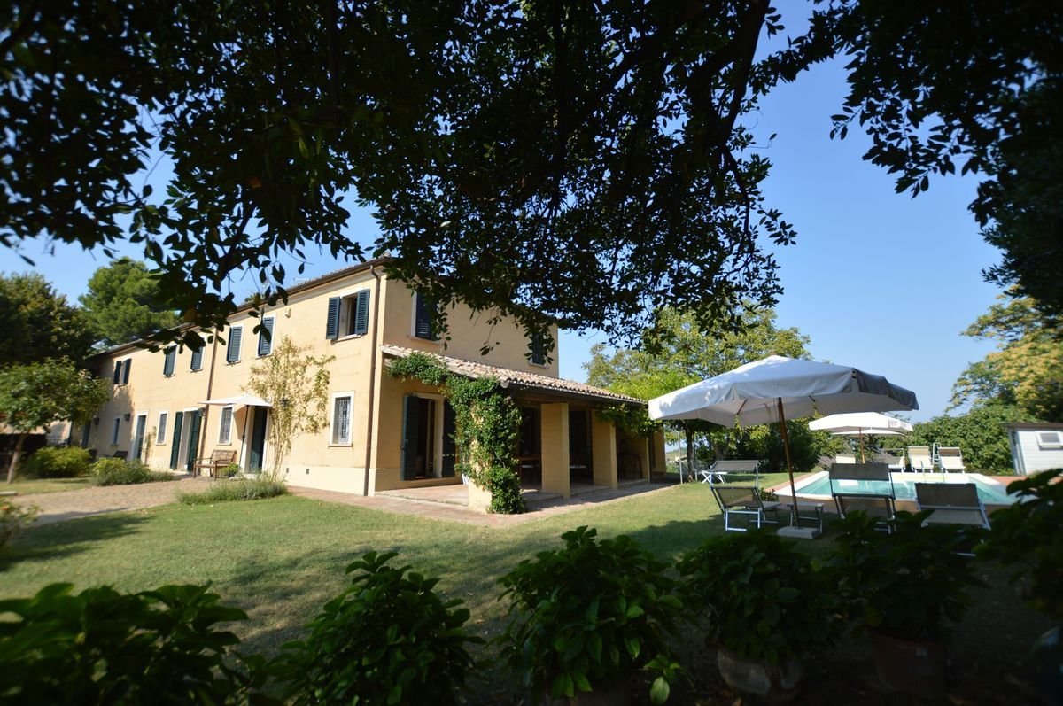 Villa in vendita 8 Stanze da letto a Pesaro