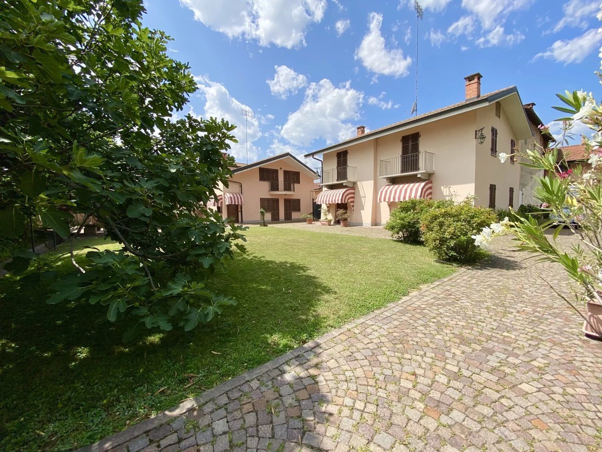 Villa in vendita 20 Stanze da letto a Cuneo
