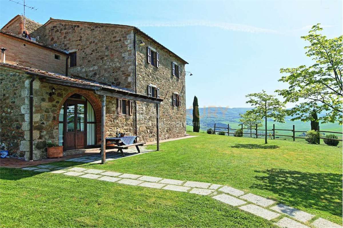 Villa in vendita 8 Stanze da letto a Sarteano