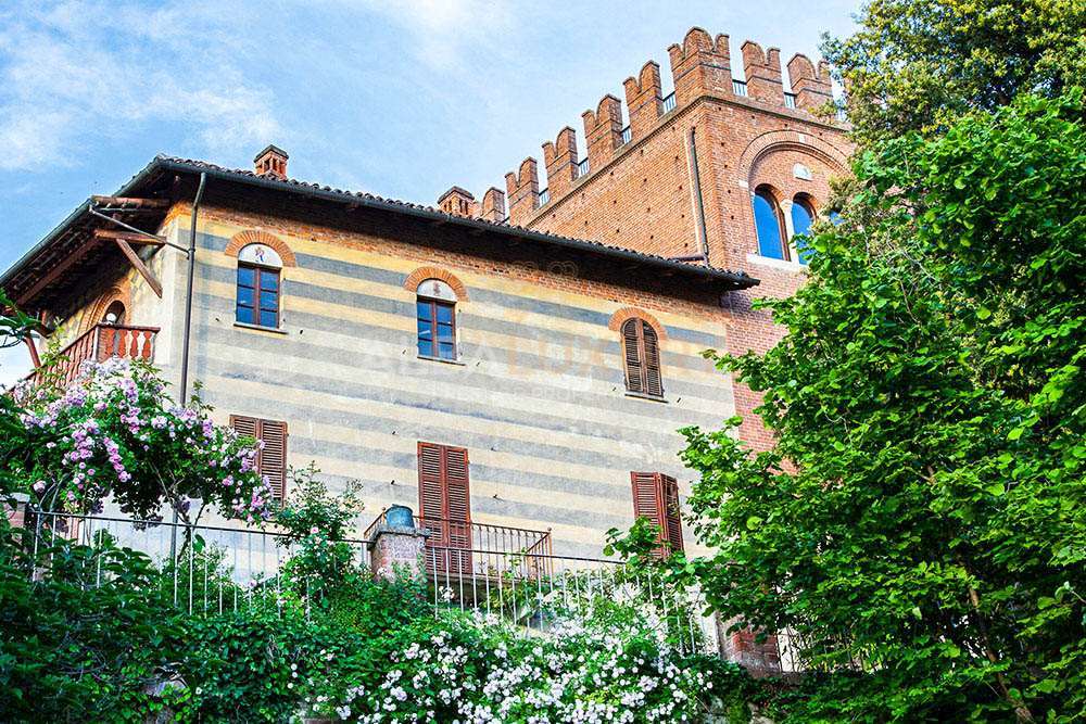 Villa in vendita 6 Stanze da letto a Rosignano Monferrato