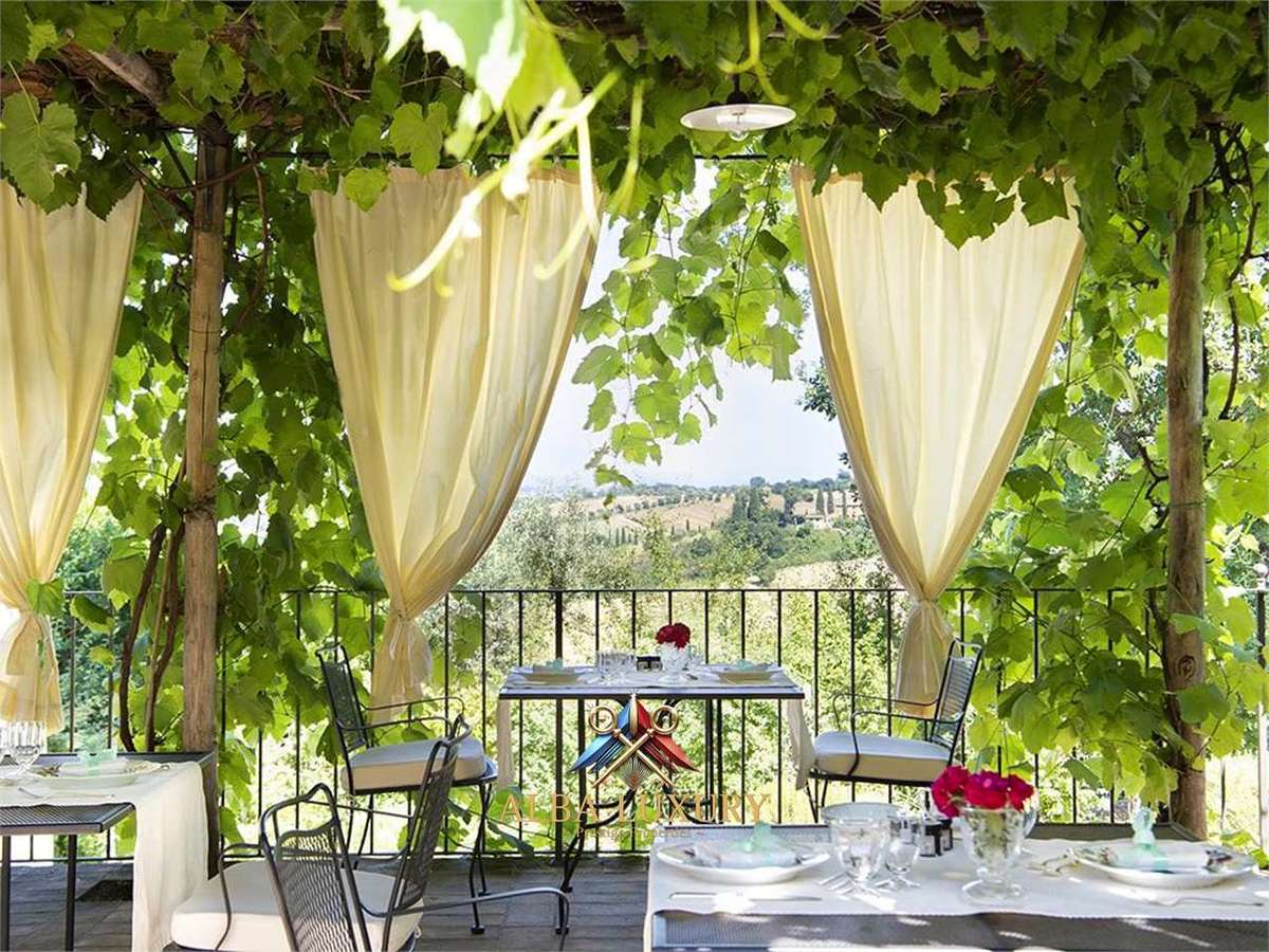 Villa in vendita 9 Stanze da letto a Torrita Di Siena