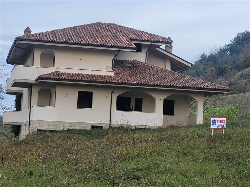Villa in vendita 4 Stanze da letto a Bucchianico
