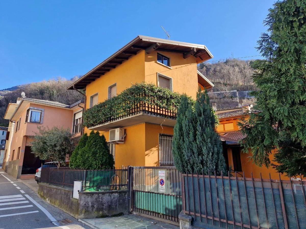 Casa semi indipendente in vendita 2 Stanze da letto a Cosio Valtellino