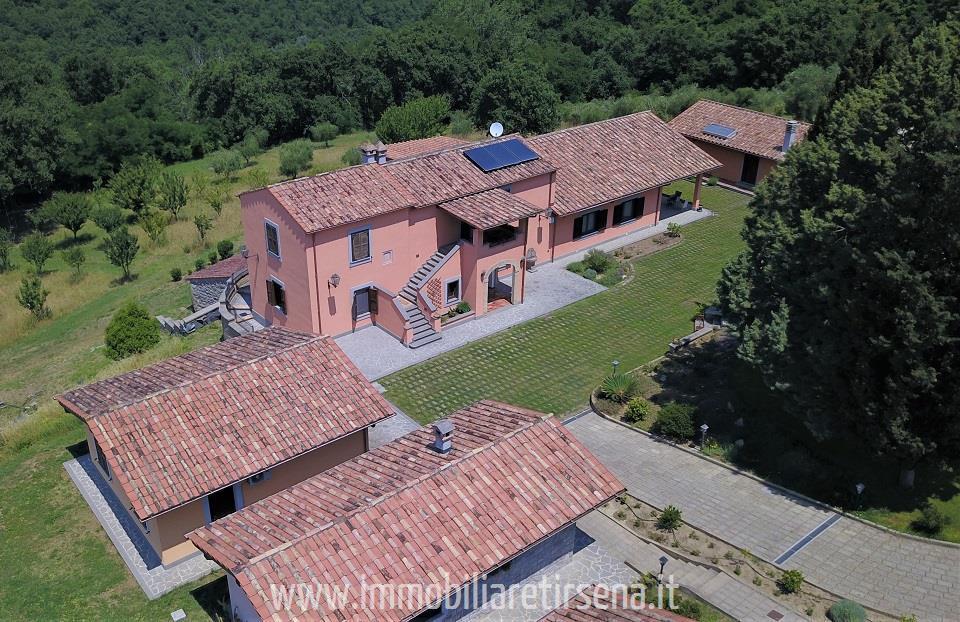 Villa in vendita 8 Stanze da letto a Orvieto