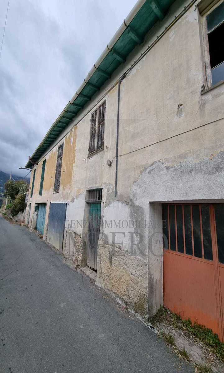 Casa in vendita 10 Stanze da letto a Ventimiglia