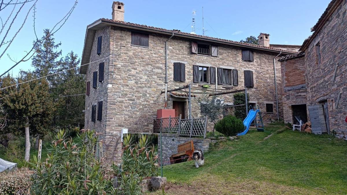 Casa semi indipendente in vendita 4 Stanze da letto a San Severino Marche