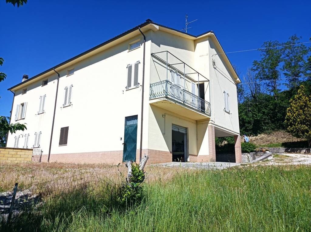 Casa semi indipendente in vendita 2 Stanze da letto a San Severino Marche