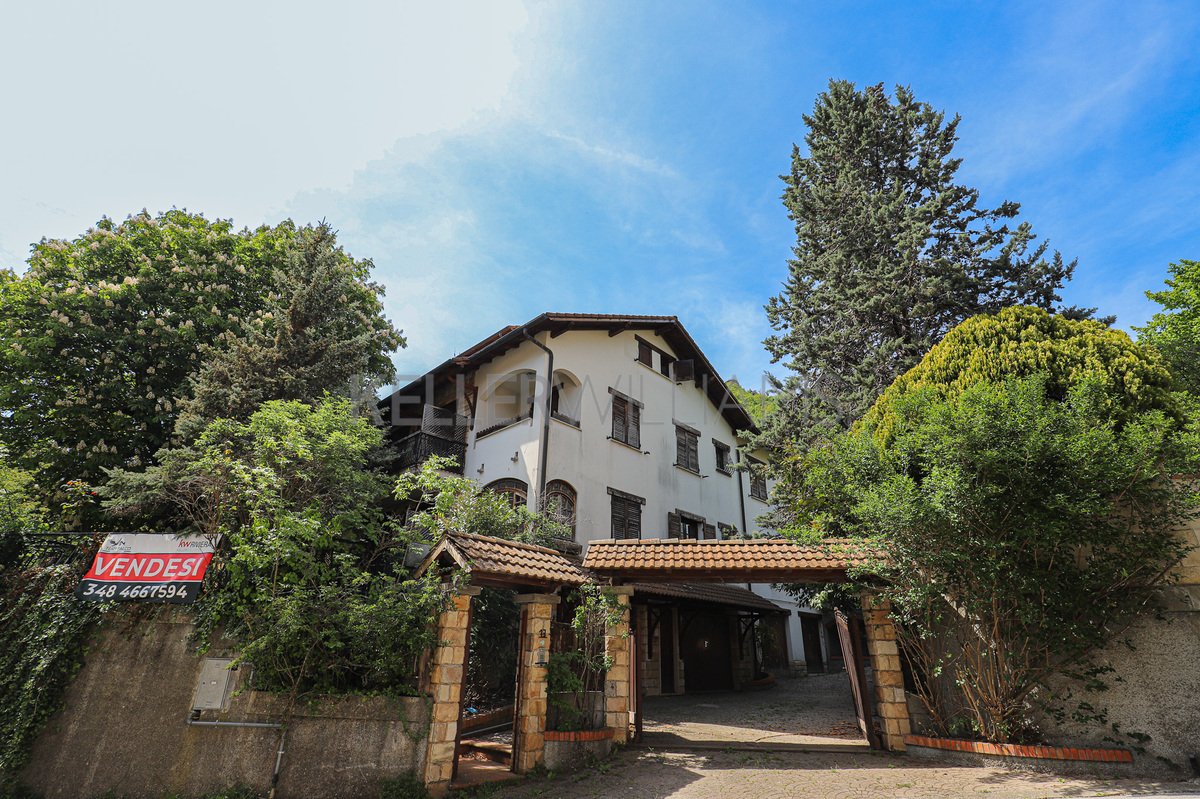 Villa in vendita 7 Stanze da letto a Montoggio
