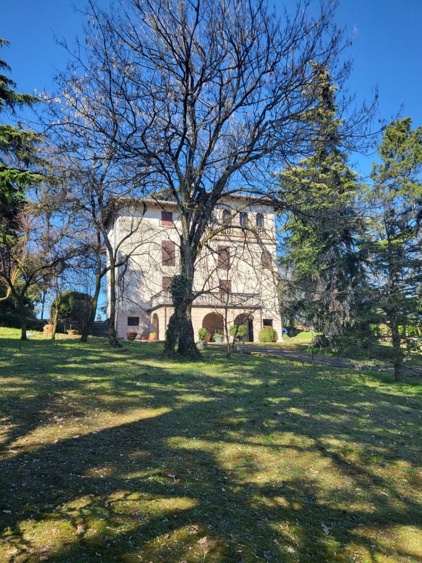 Villa in vendita 5 Stanze da letto a Ziano Piacentino