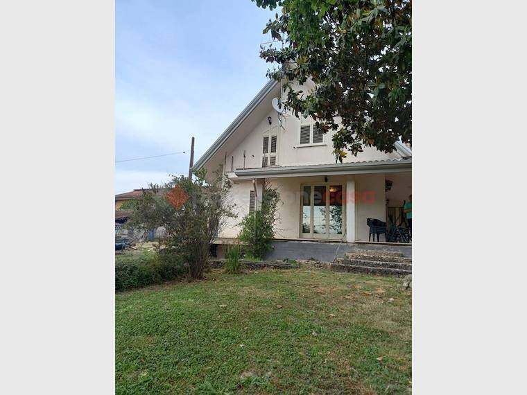 Casa indipendente in vendita 3 Stanze da letto a Frosinone
