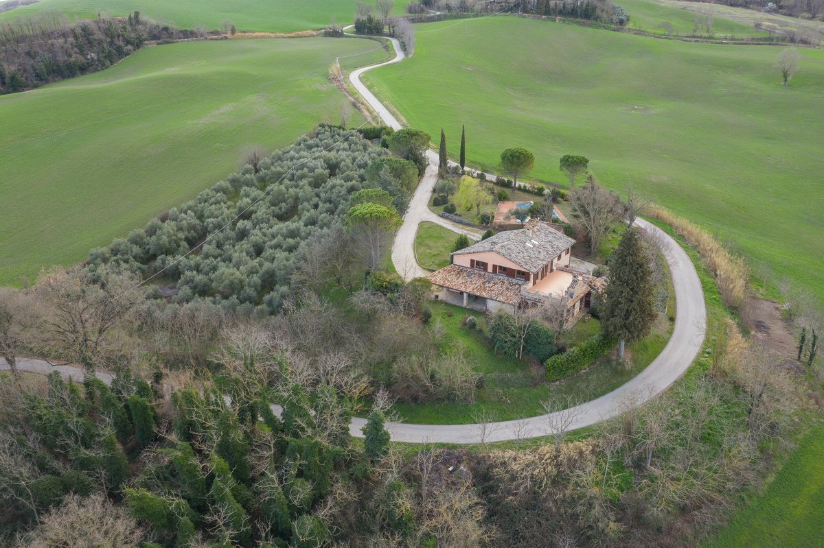 Villa in vendita 5 Stanze da letto a Urbino