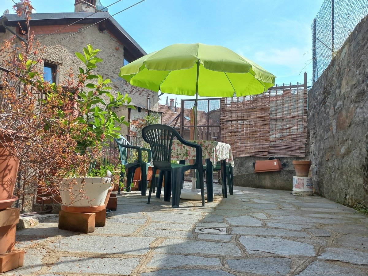 Casa semi indipendente in vendita 3 Stanze da letto a Biella