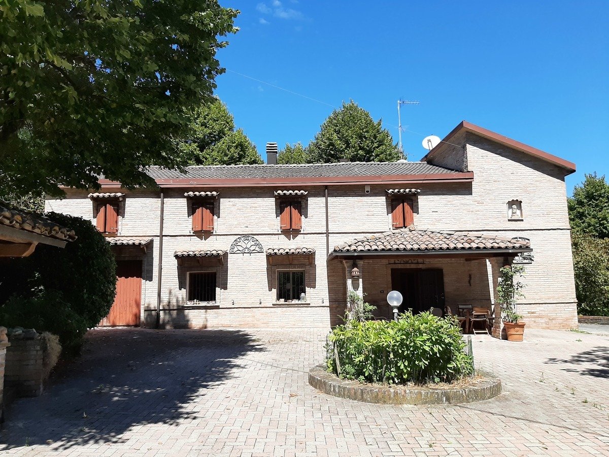 Villa in vendita 4 Stanze da letto a Monte San Pietro