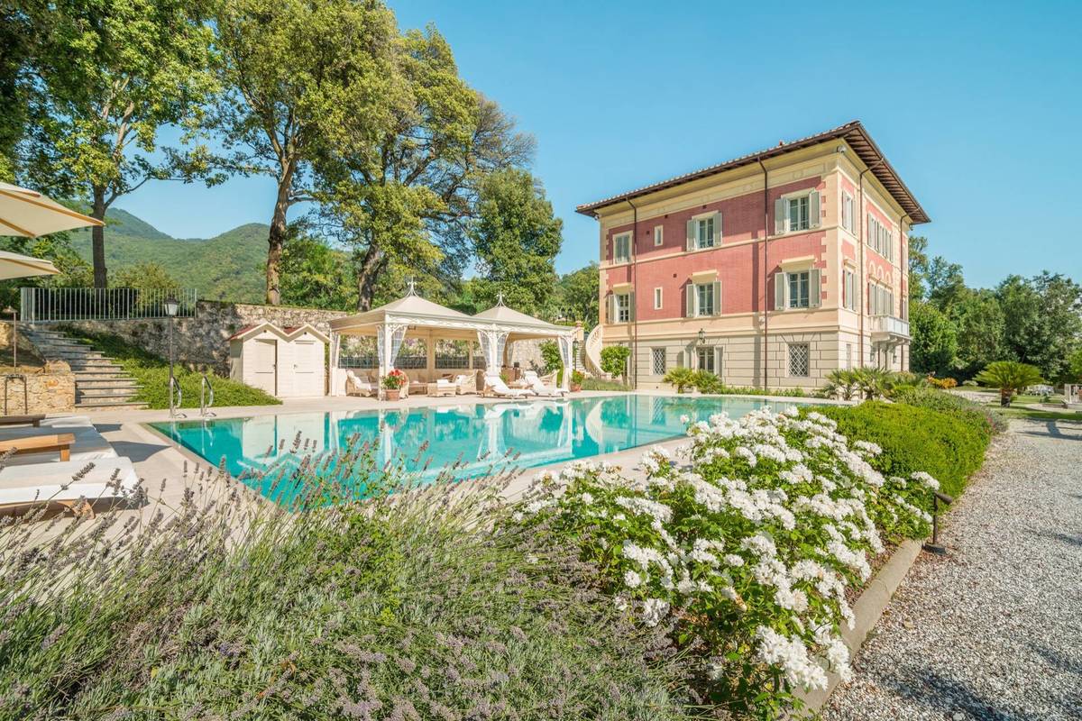 Villa in vendita 12 Stanze da letto a Pietrasanta