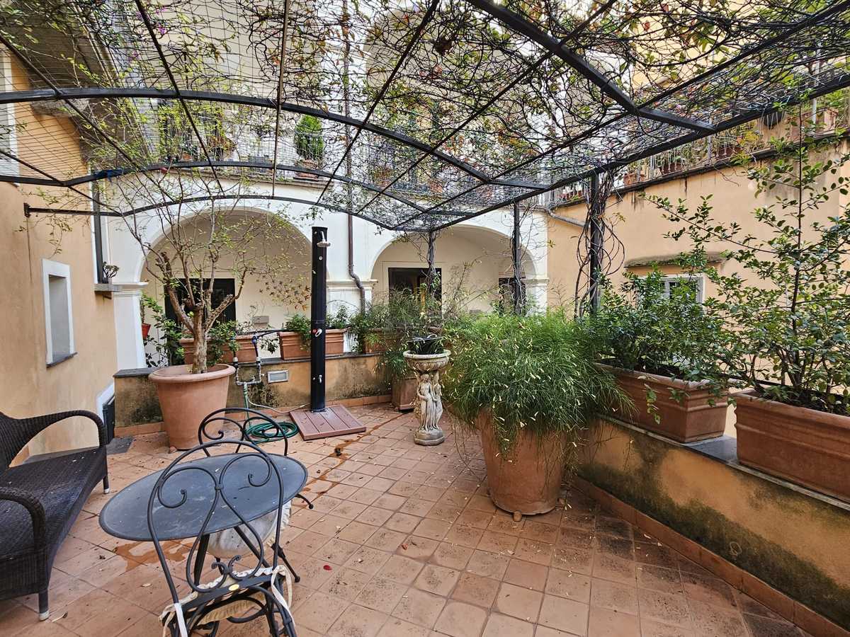 Appartamento storico in vendita 4 Stanze da letto a Salerno