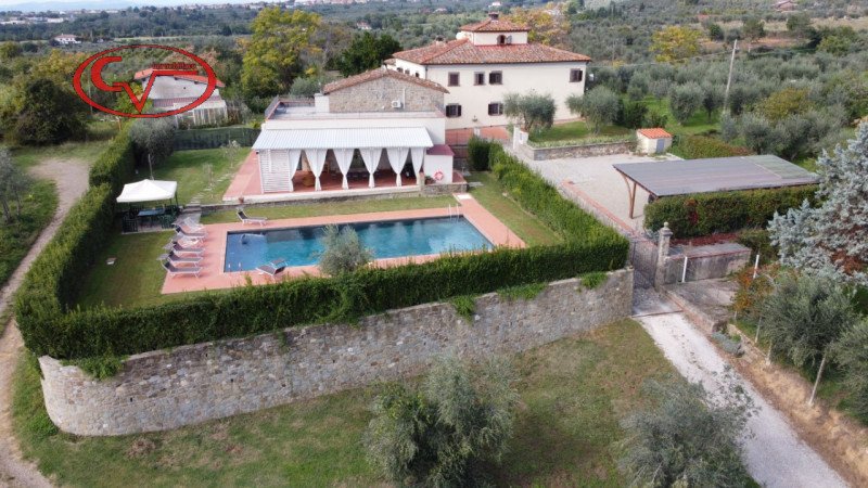 Villa in vendita 10 Stanze da letto a Castelfranco Piandiscò