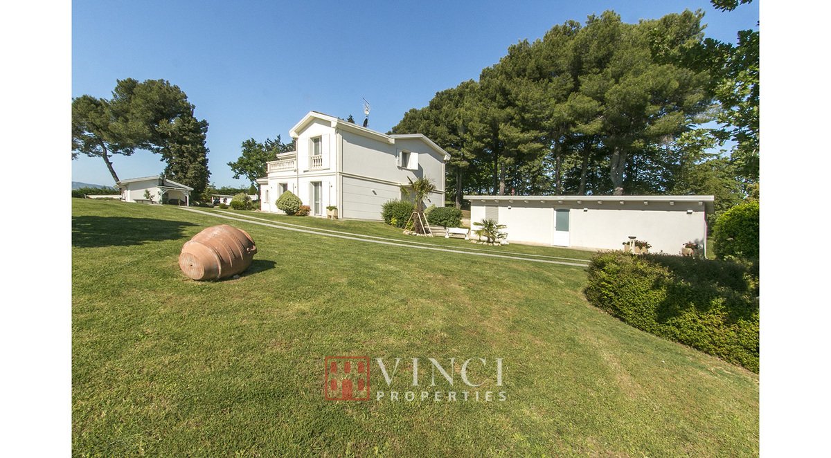 Villa in vendita 6 Stanze da letto a Pesaro