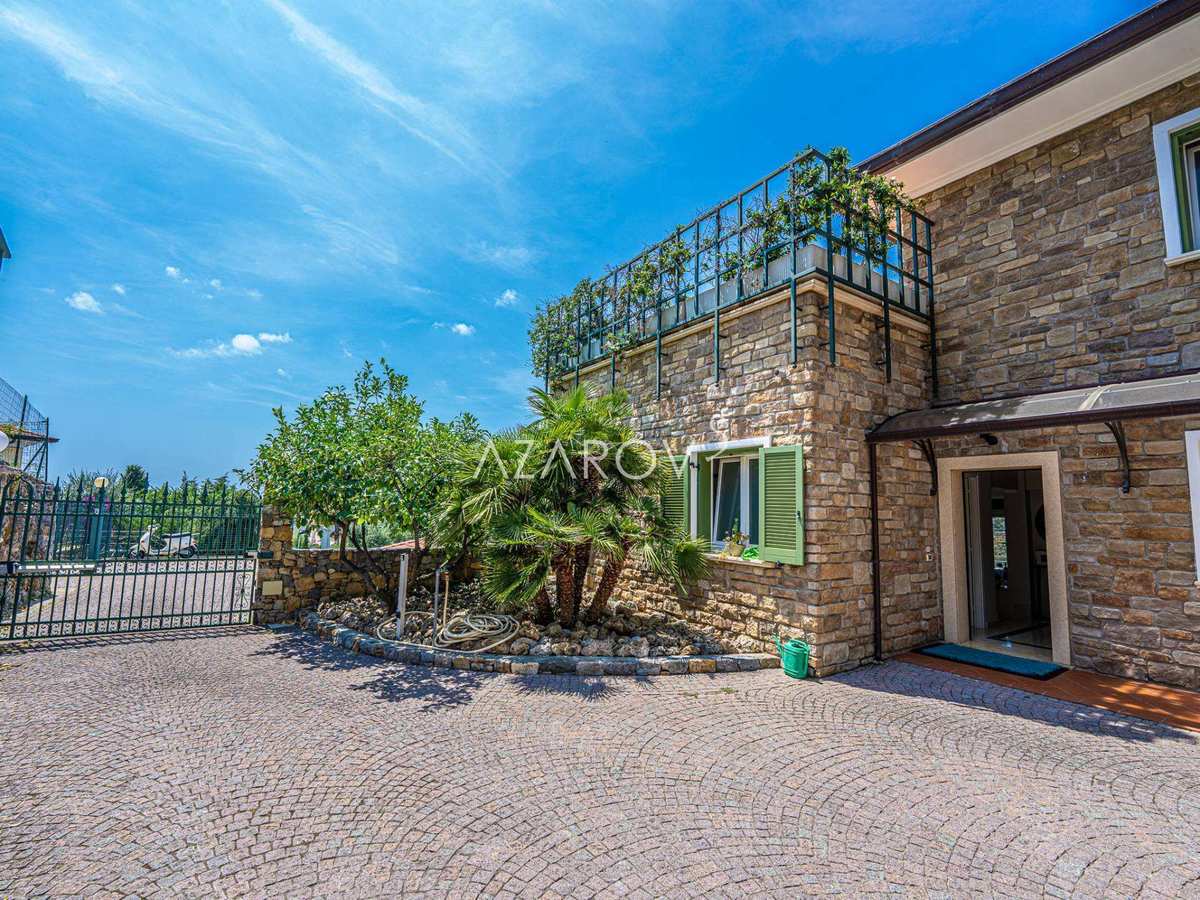 Villa in vendita 5 Stanze da letto a Bordighera