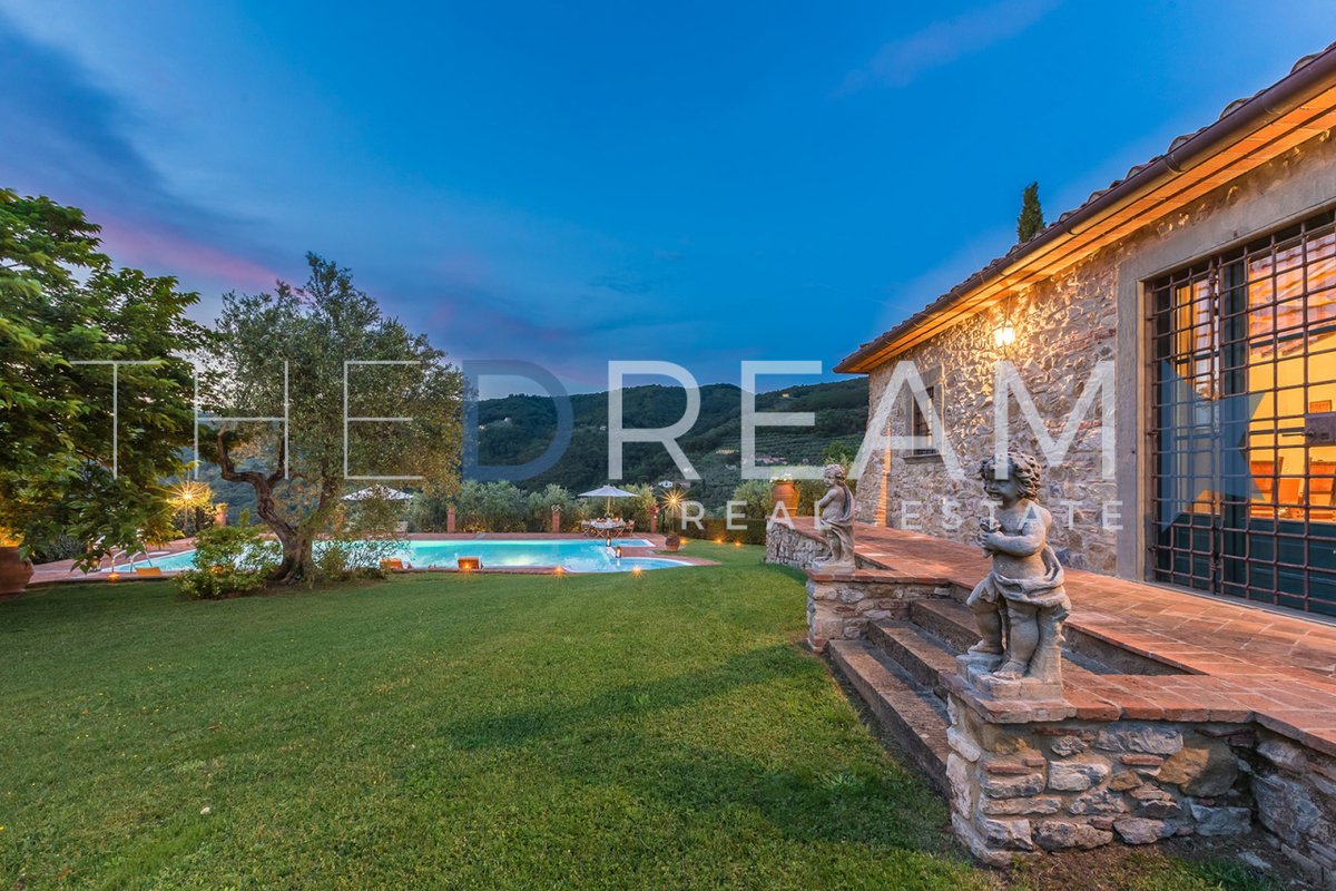 Villa in vendita 8 Stanze da letto a Monsummano Terme