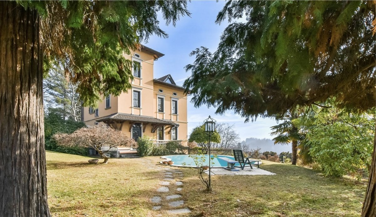 Villa in vendita 10 Stanze da letto a Varese