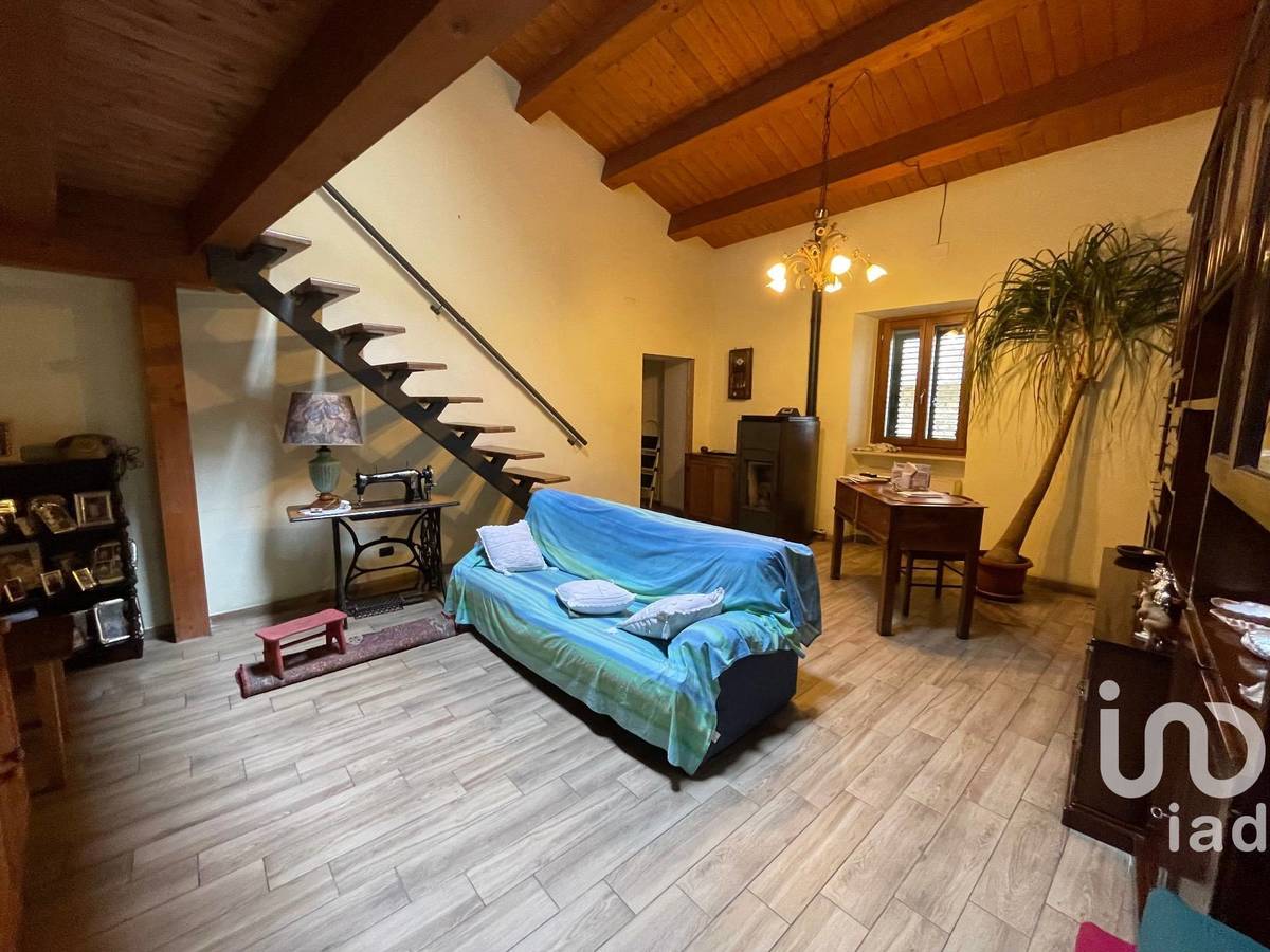 Casa indipendente in vendita 3 Stanze da letto a Corfinio