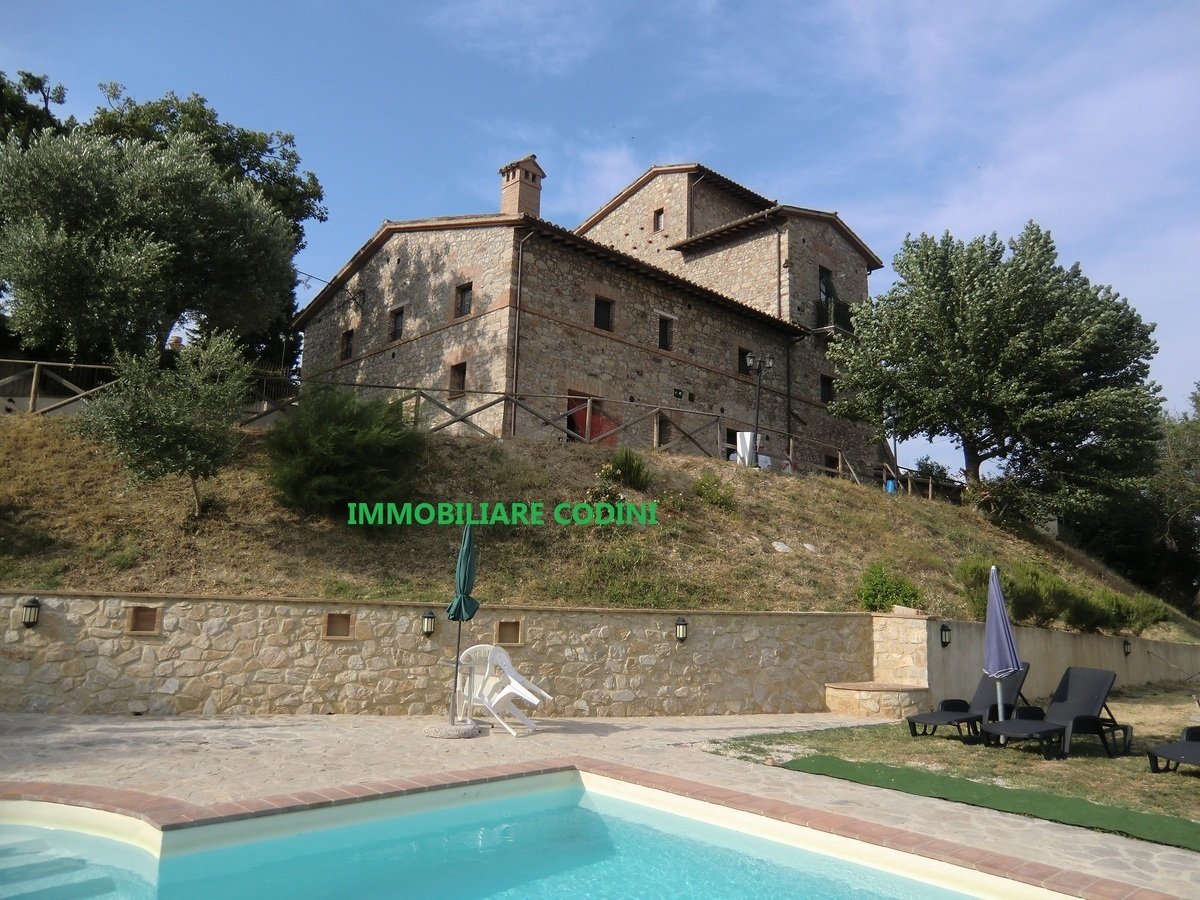 Casa di campagna in vendita 14 Stanze da letto a Monte Castello Di Vibio
