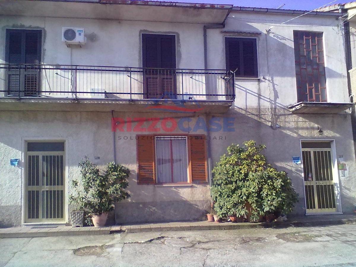 Casa indipendente in vendita 5 Stanze da letto a Acri