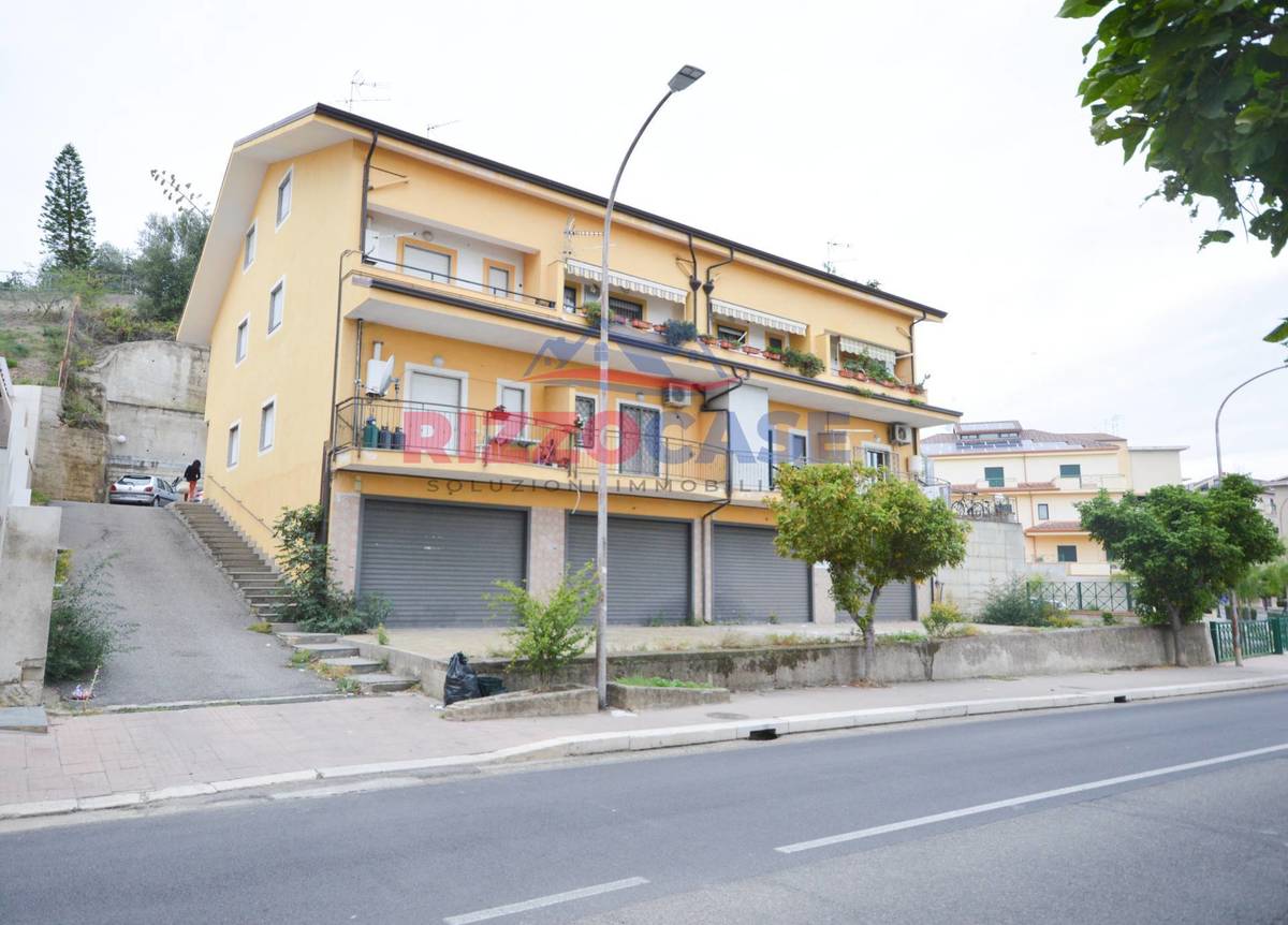 Immobile commerciale in vendita a Corigliano-rossano