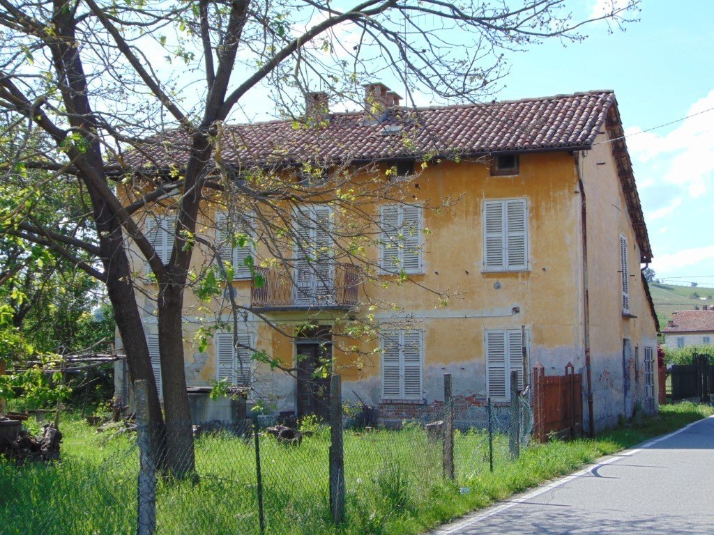 Casa indipendente in vendita 4 Stanze da letto a Nizza Monferrato