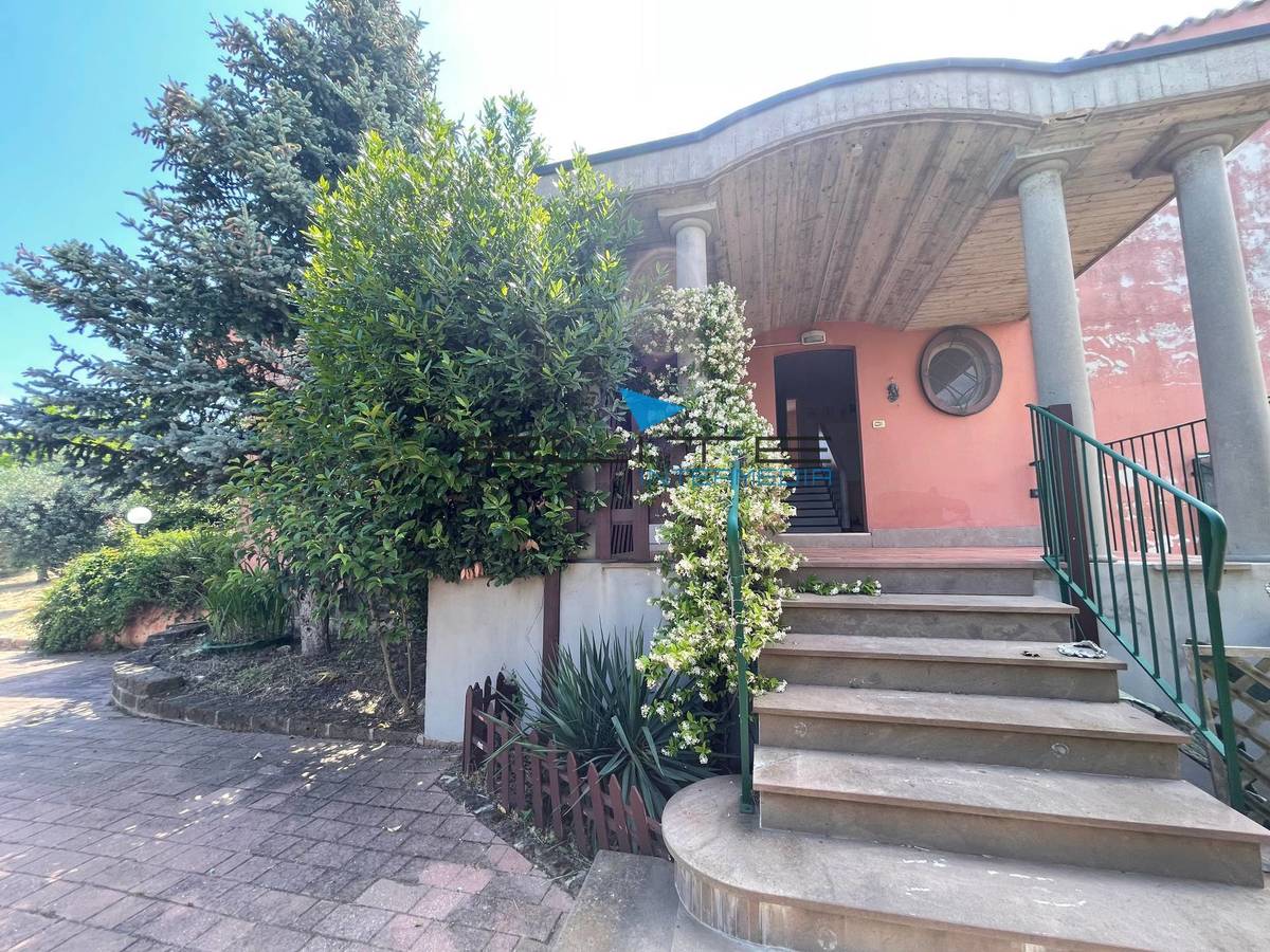 Villa in vendita 5 Stanze da letto a Pescara