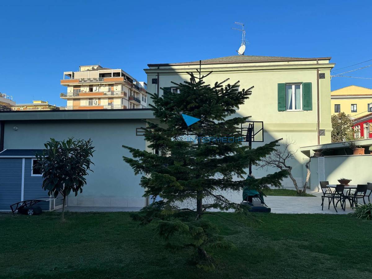 Villa in vendita 6 Stanze da letto a Pescara