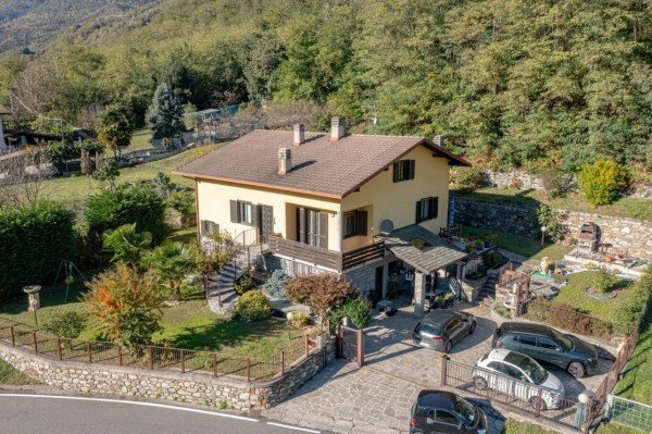 Villa in vendita 7 Stanze da letto a Berbenno Di Valtellina