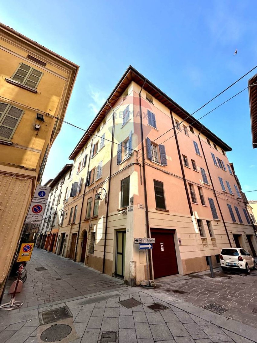 Immobile commerciale in vendita a Reggio Nell'emilia