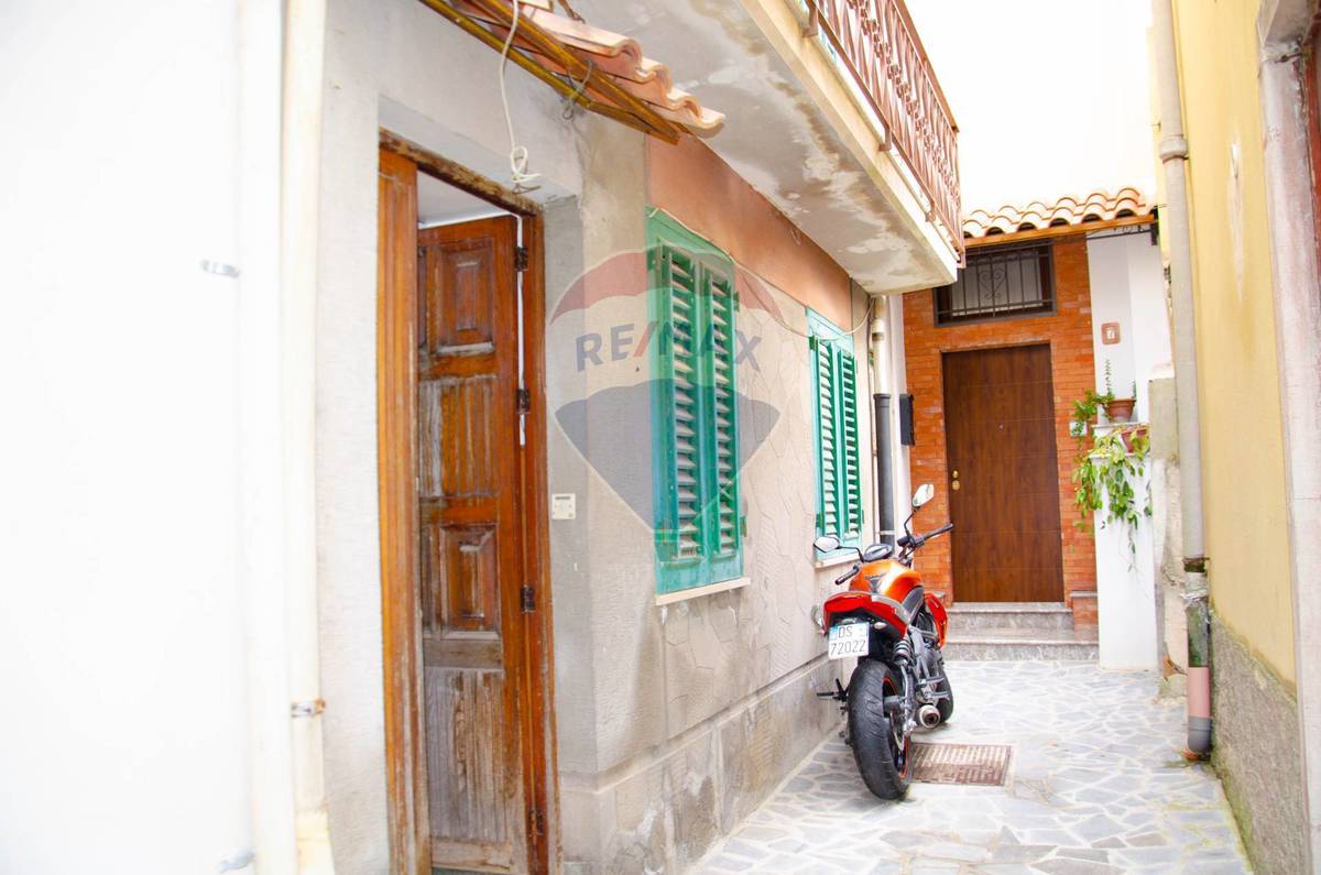 Casa indipendente in vendita 5 Stanze da letto a Messina