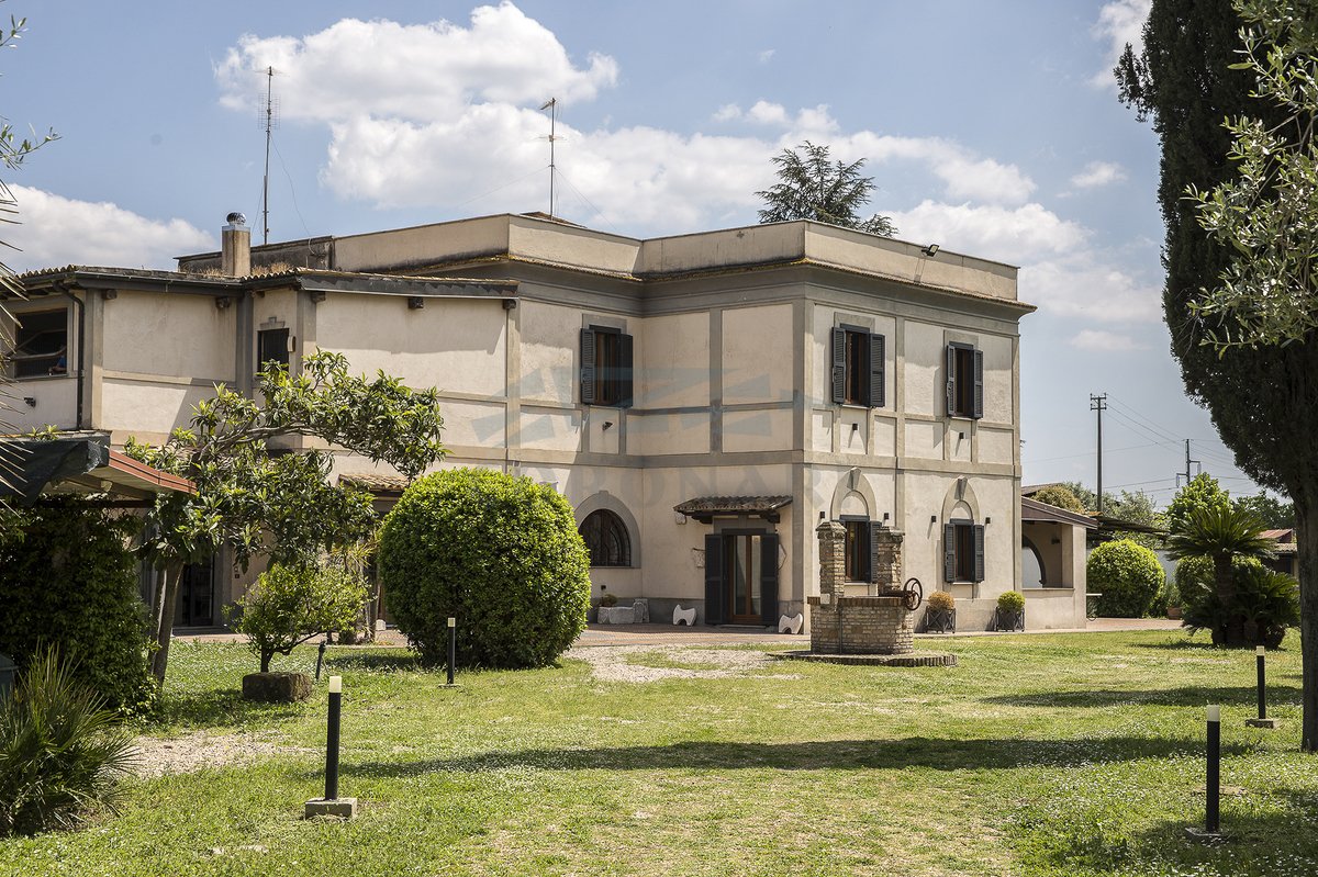 Villa in vendita 7 Stanze da letto a Roma