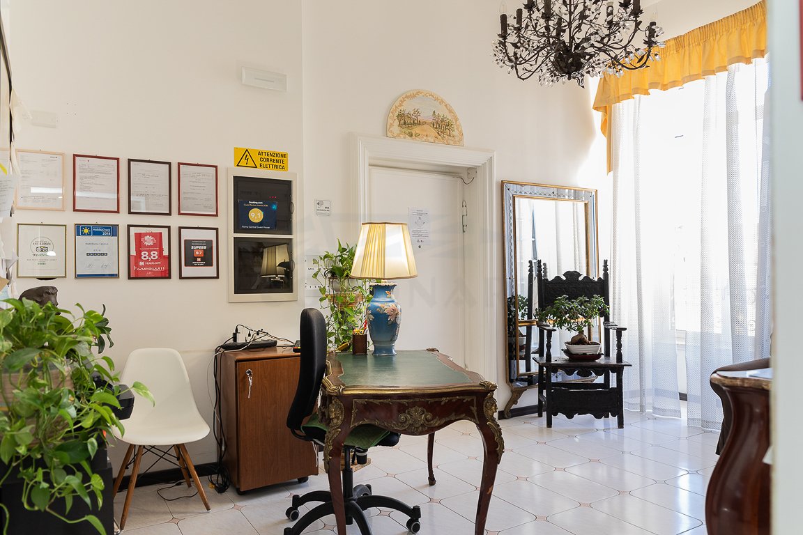 Appartamento in vendita 6 Stanze da letto a Roma
