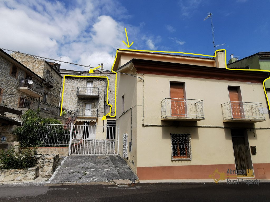Casa indipendente in vendita 6 Stanze da letto a Carpineto Sinello