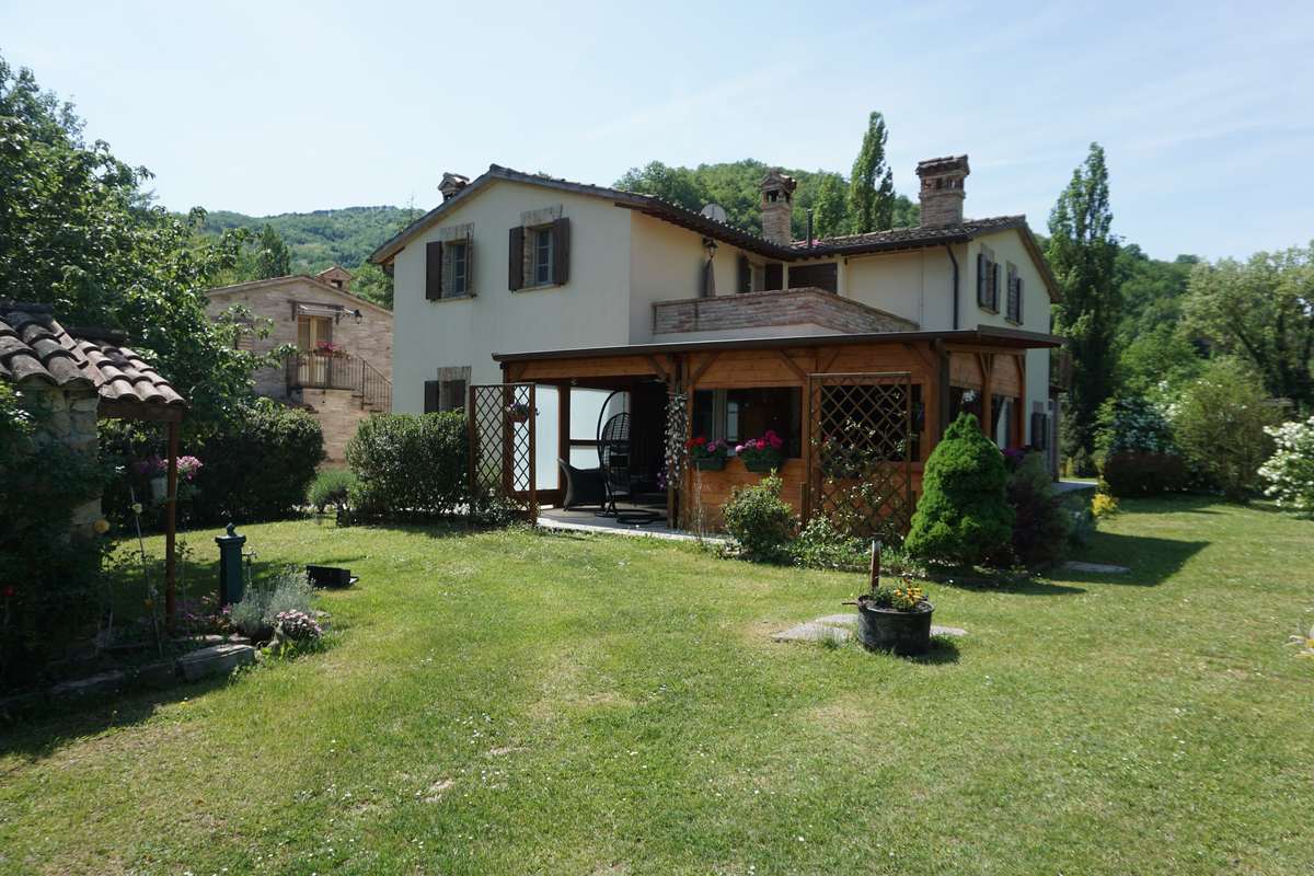 Casa di campagna in vendita 7 Stanze da letto a Urbino