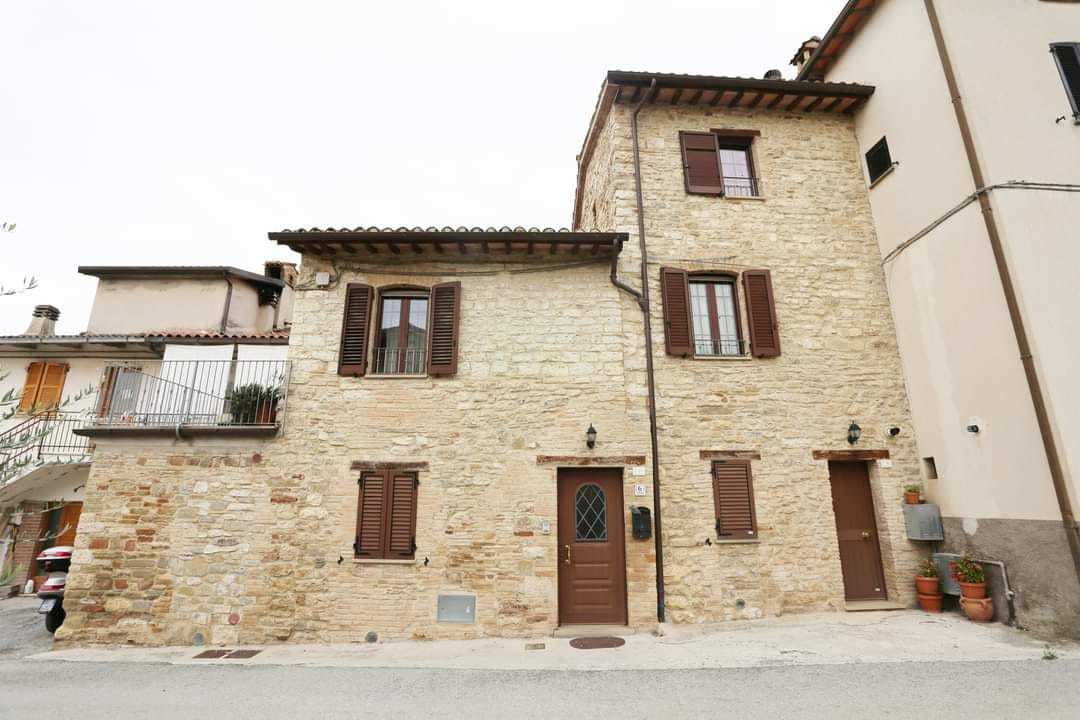 Casa semi indipendente in vendita 3 Stanze da letto a Gubbio