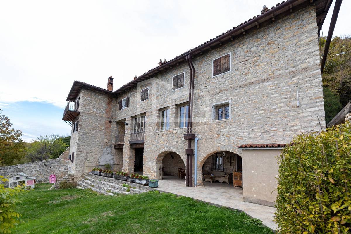 Villa in vendita 6 Stanze da letto a Brescia