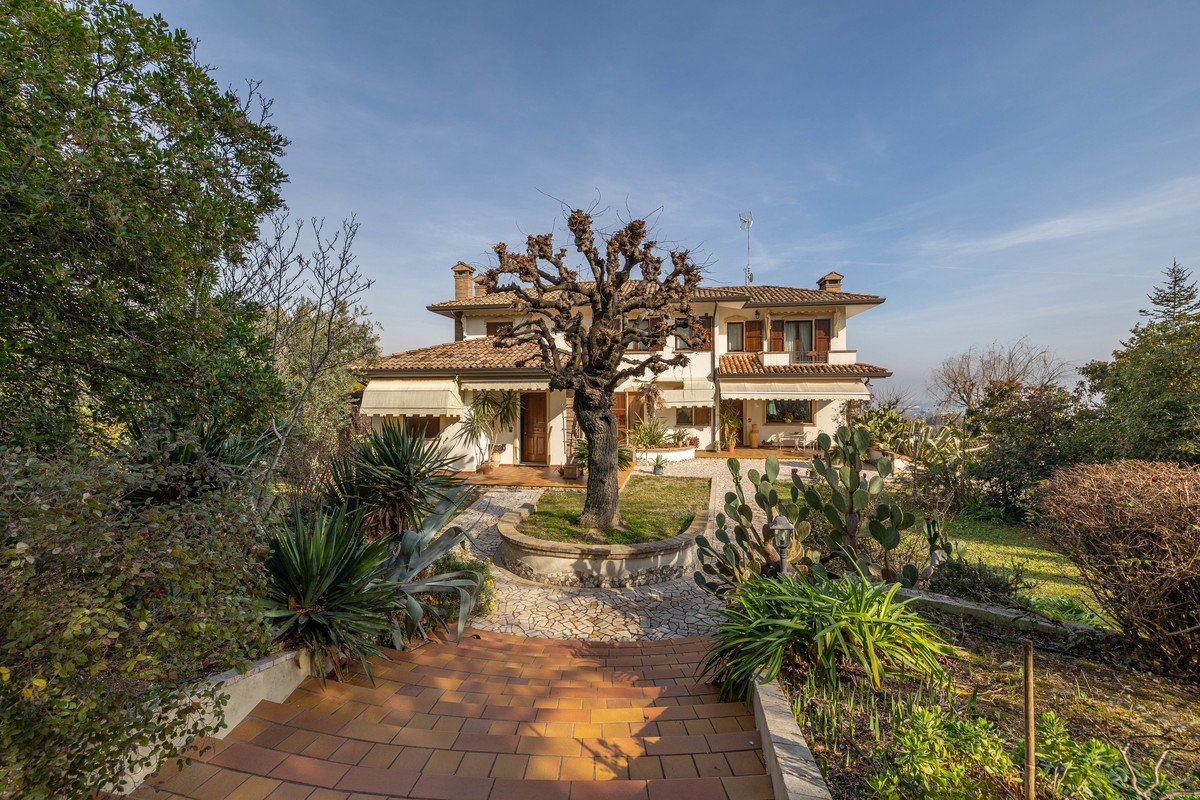 Villa in vendita 5 Stanze da letto a Misano Adriatico
